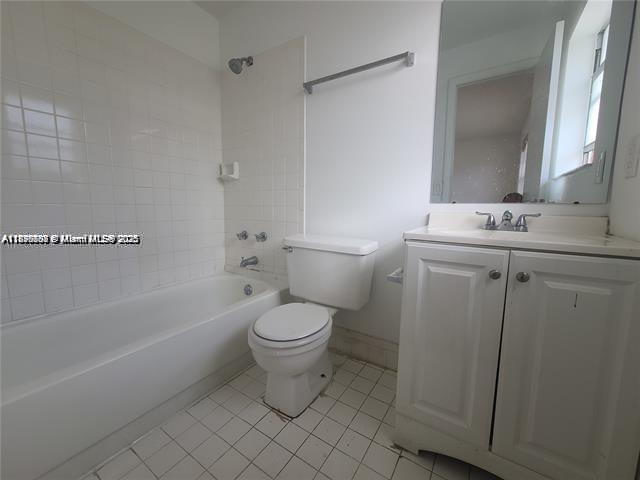 COURTS AT OAKLAND PARK - Residential Lease