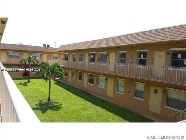 COURTS AT OAKLAND PARK - Residential Lease