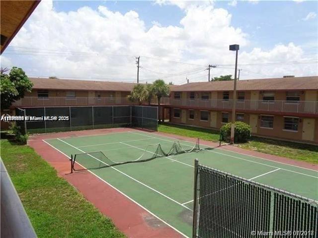 COURTS AT OAKLAND PARK - Residential Lease