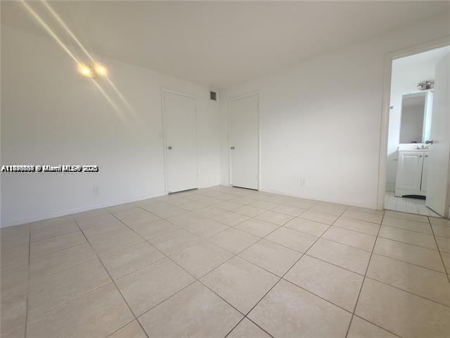 COURTS AT OAKLAND PARK - Residential Lease