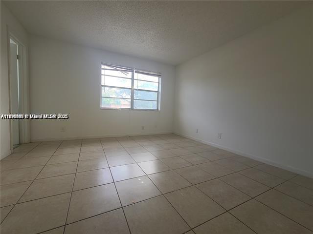 COURTS AT OAKLAND PARK - Residential Lease