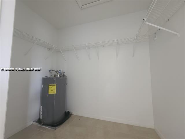 COURTS AT OAKLAND PARK - Residential Lease