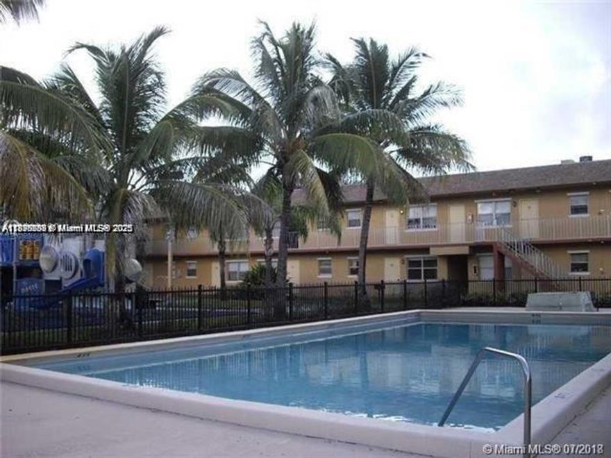 Spacious and bright 1-bedroom, 1-bathroom unit located in the highly desirable Courts at Oakland Park Condo.
This second-floor residence offers a picturesque view of the tennis court and is situated in a gated community.
Featuring tile flooring throughout, a well-appointed kitchen with white appliances, and access to excellent
amenities, including two swimming pools, a racquetball court, and an on-site laundry facility. Conveniently located
in the heart of Oakland Park, just minutes from shopping, dining, and major highway.