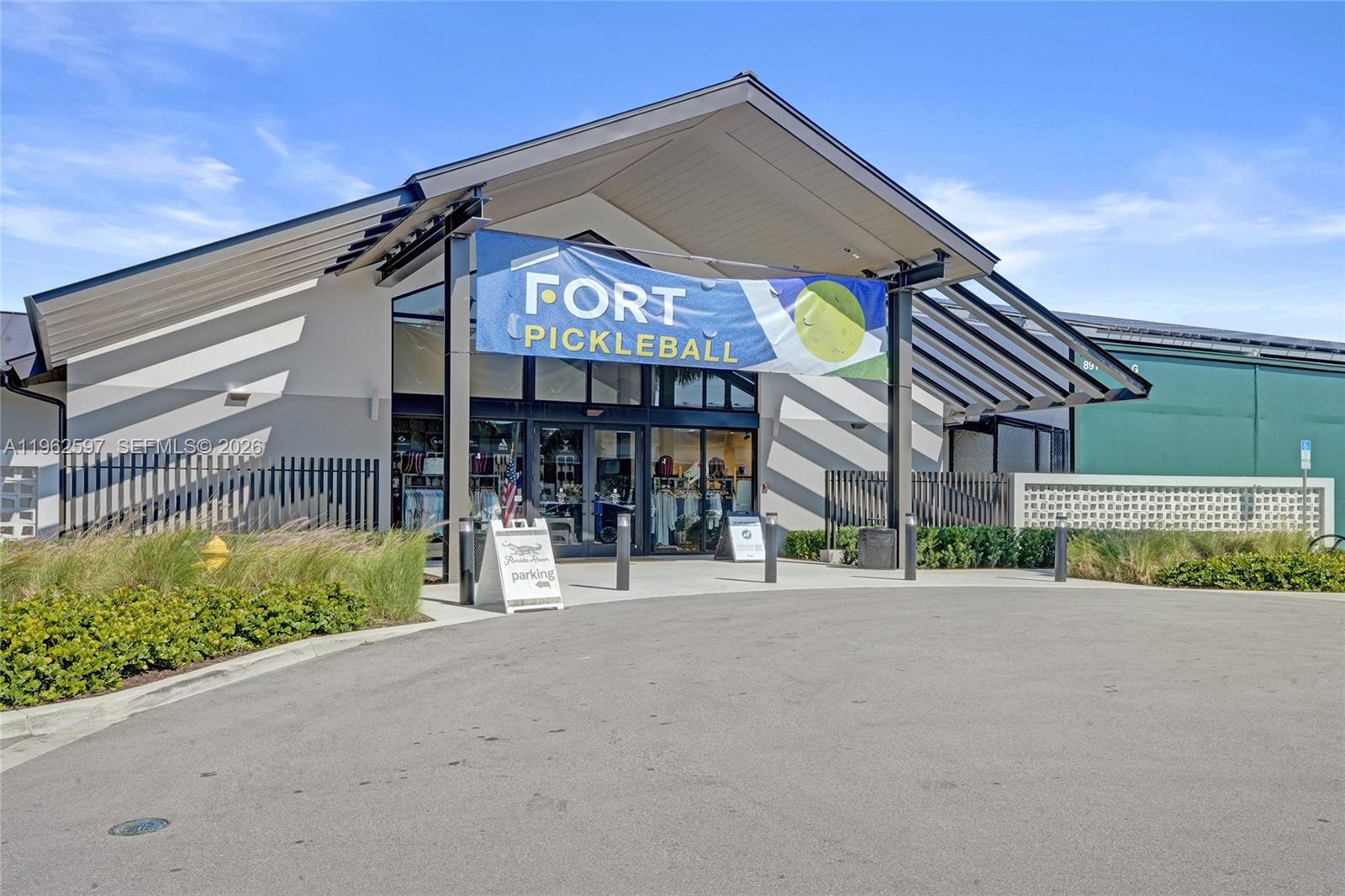 OAK GROVE - Residential Income