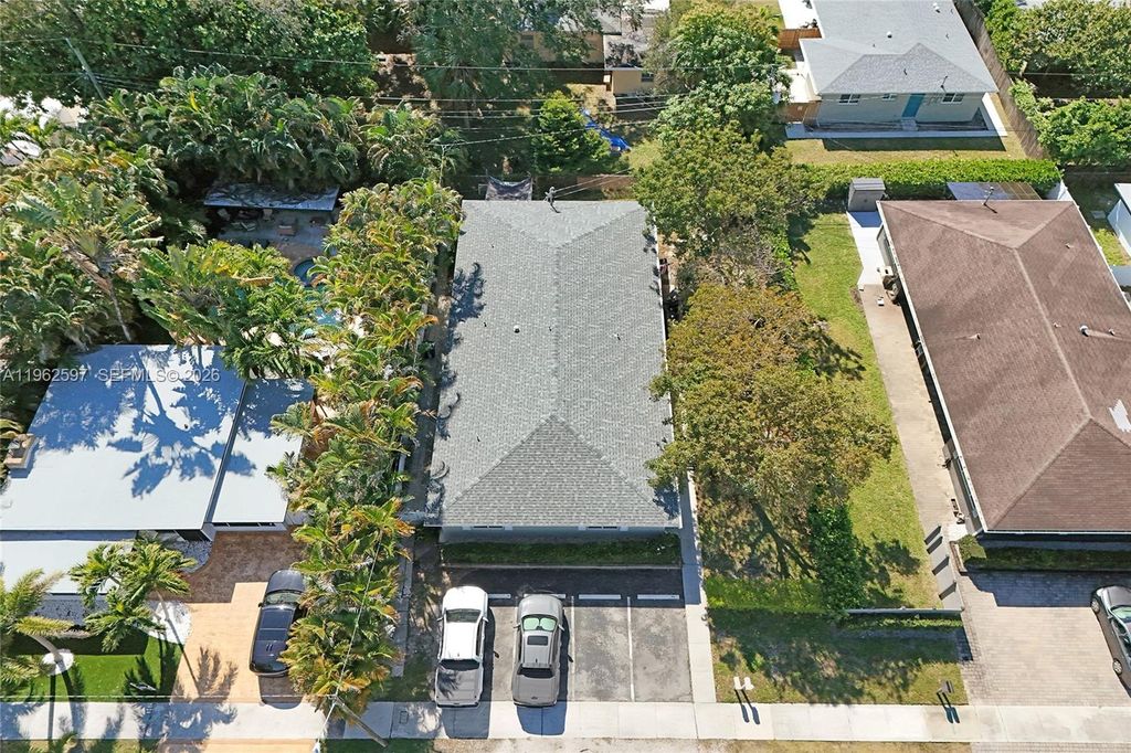 Photo of 920 SW 28th St, Fort Lauderdale, FL 33315 (MLS # A11962597)