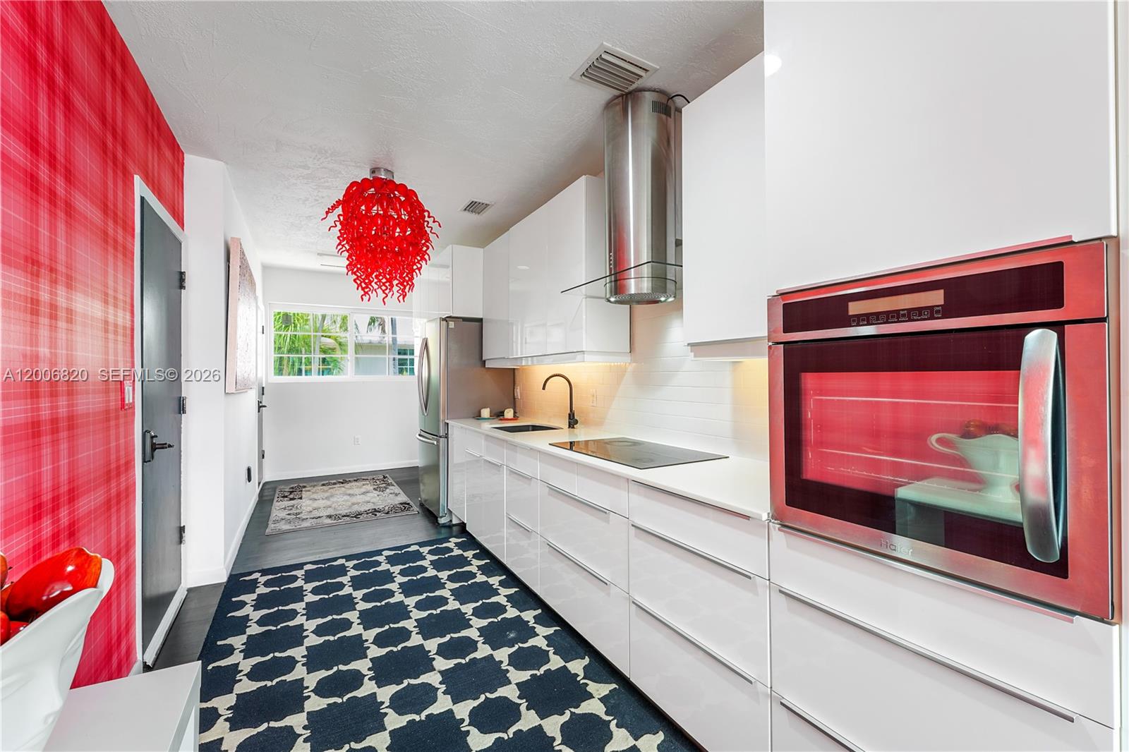 LINCOLN ROAD VILLAS CONDO - Residential