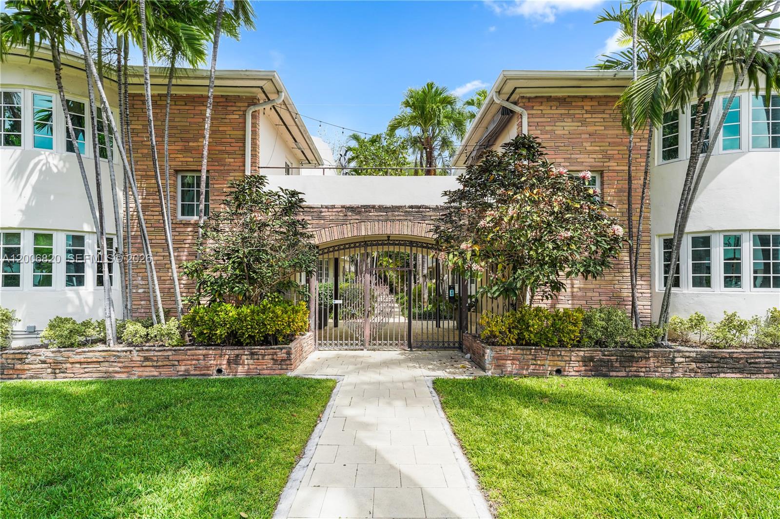 LINCOLN ROAD VILLAS CONDO - Residential