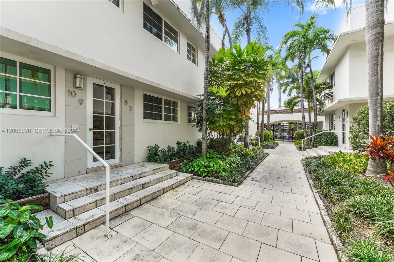 LINCOLN ROAD VILLAS CONDO - Residential