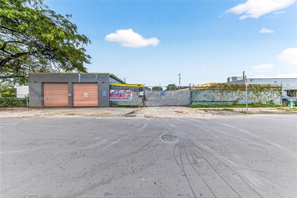 Photo of 5832 Washington St, Hollywood, FL 33023 (MLS # A11923006)