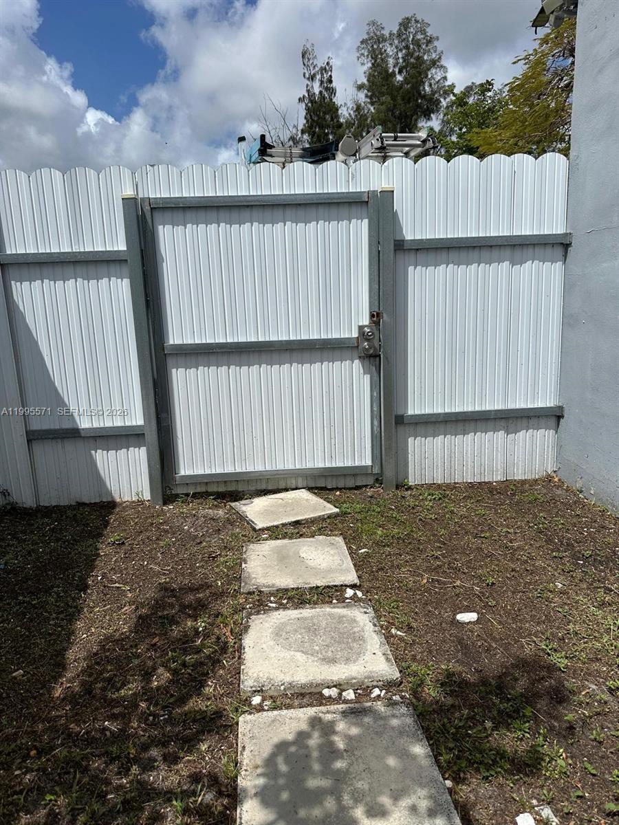 BOULEVARD HEIGHTS SEC 3 - Residential Lease