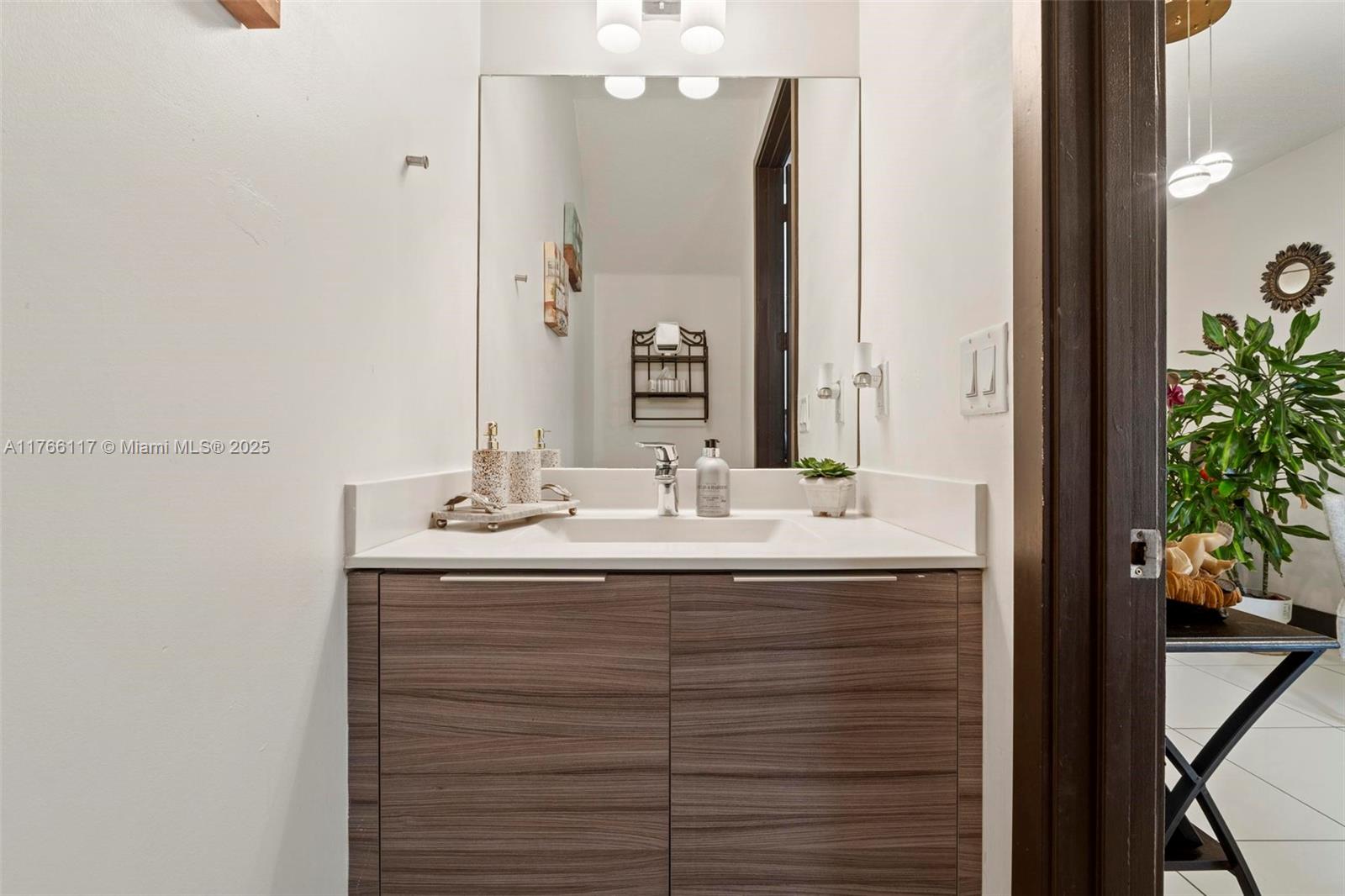 DUNNWOODY LAKE - Residential