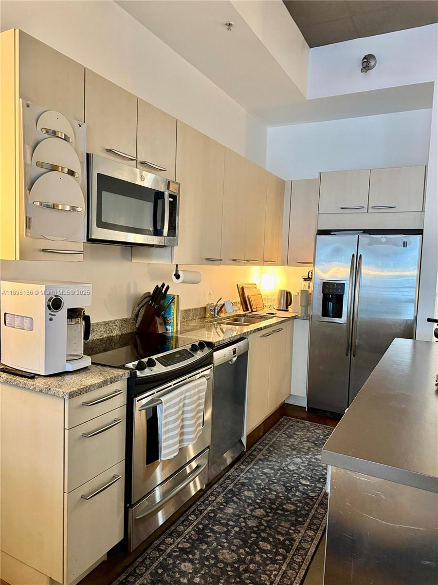 THE MERIDIAN CONDO - Residential Lease