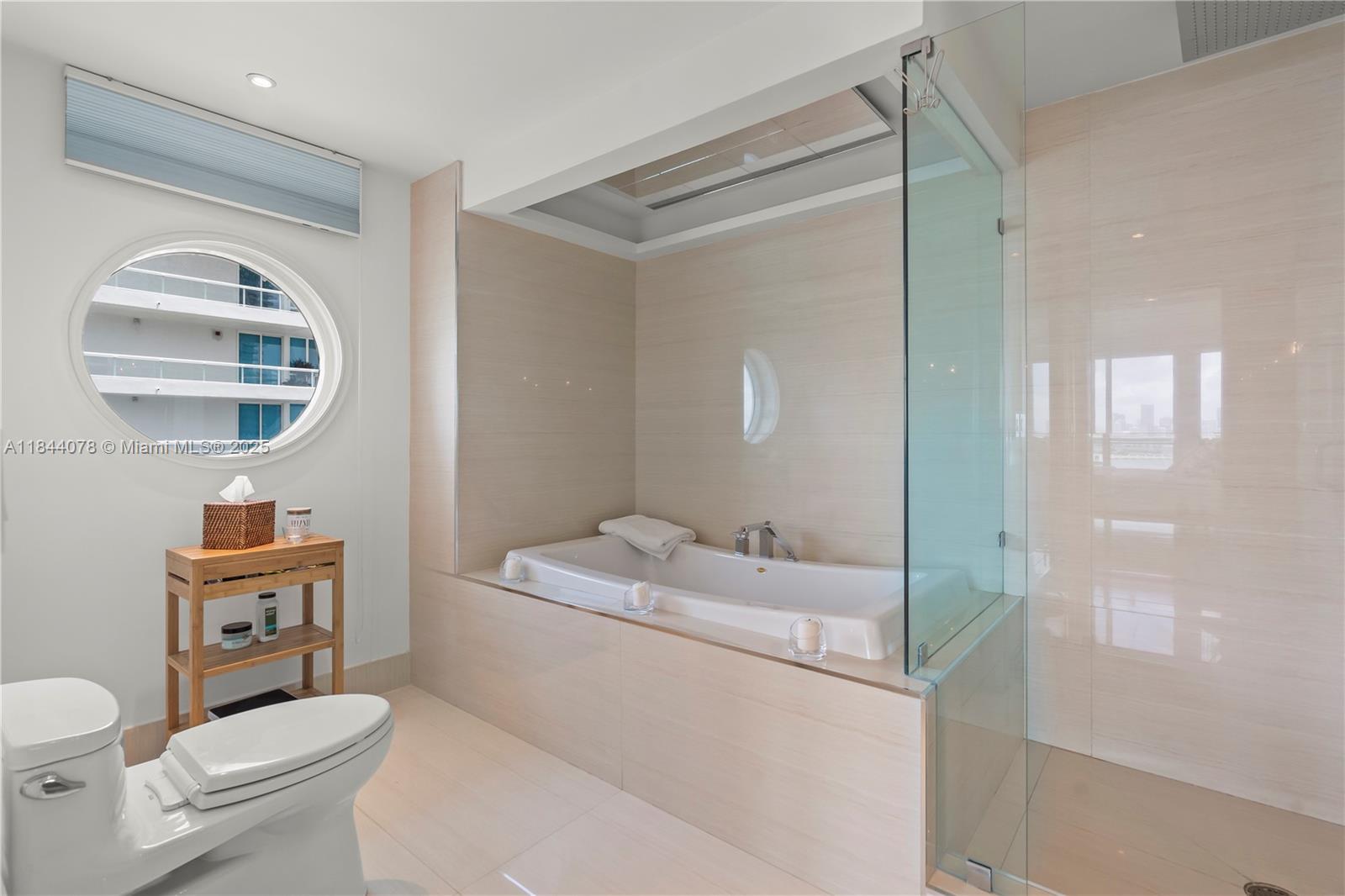 THE BENTLEY BAY CONDO - Residential