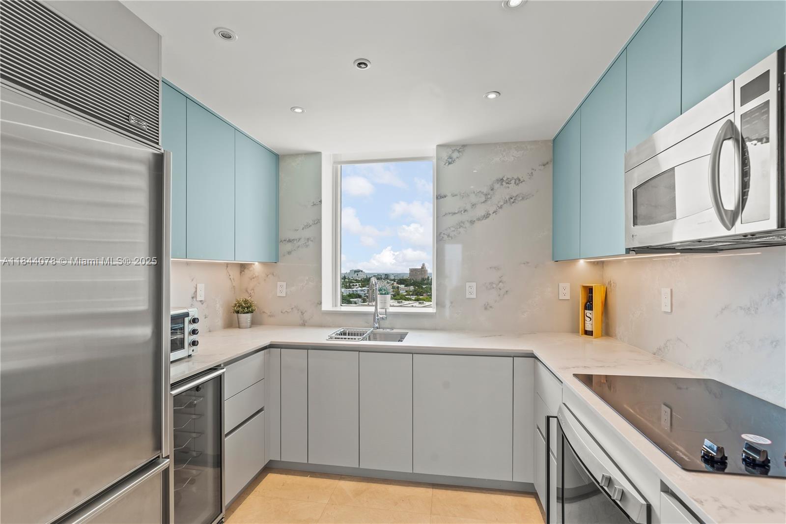 THE BENTLEY BAY CONDO - Residential