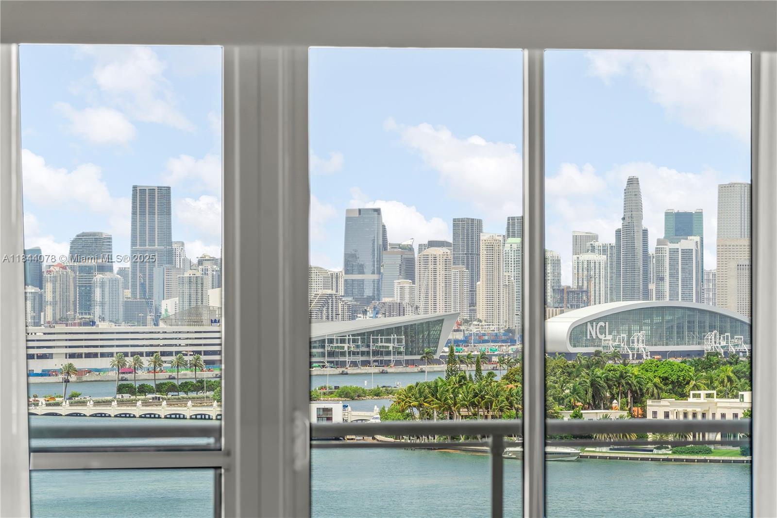 THE BENTLEY BAY CONDO - Residential