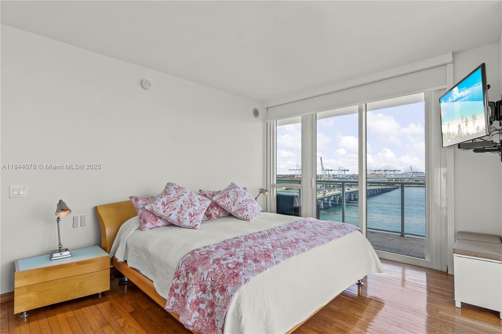 THE BENTLEY BAY CONDO - Residential