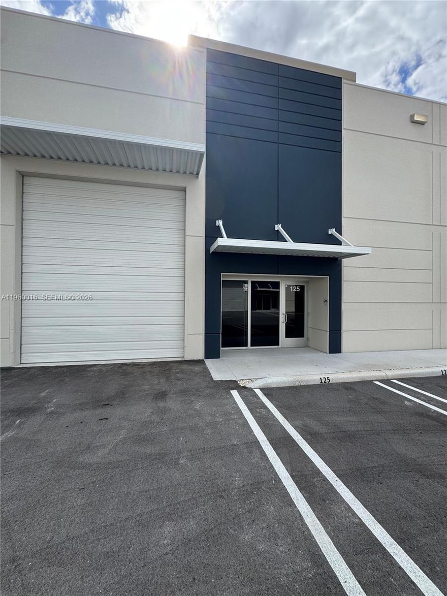 BRAND NEW OFFICE WAREHOUSE WITH A/C AND FULL BATHROOM IN OFFICE, ALSO HAS A MEZZAINE AREA, VERY WELL LOCATED NEAR THE TURNPIKE ENTRANCE IN THE HEART OF CITY OF DORAL