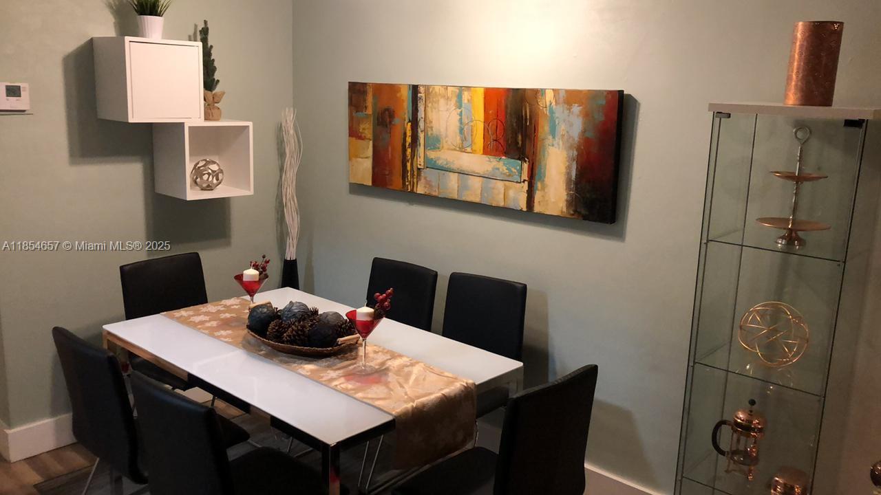 YORKDALES CARALLTON ISLE - Residential