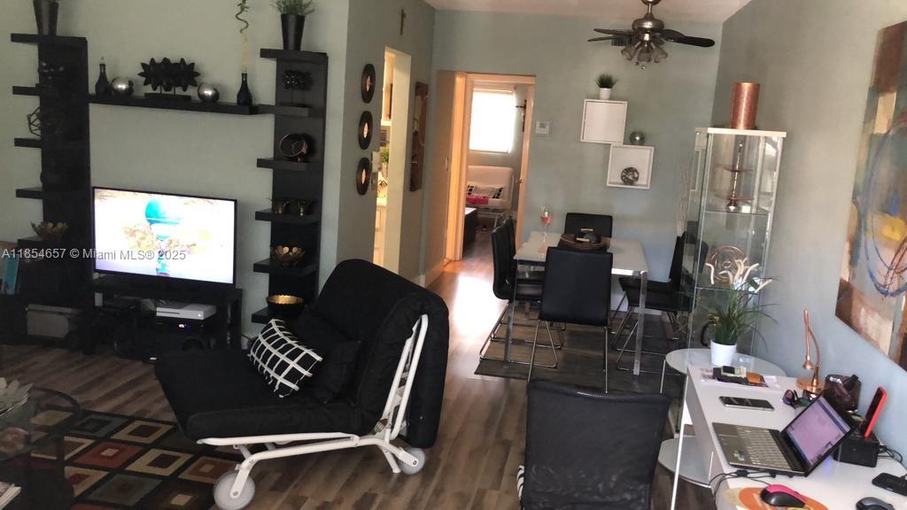 YORKDALES CARALLTON ISLE - Residential