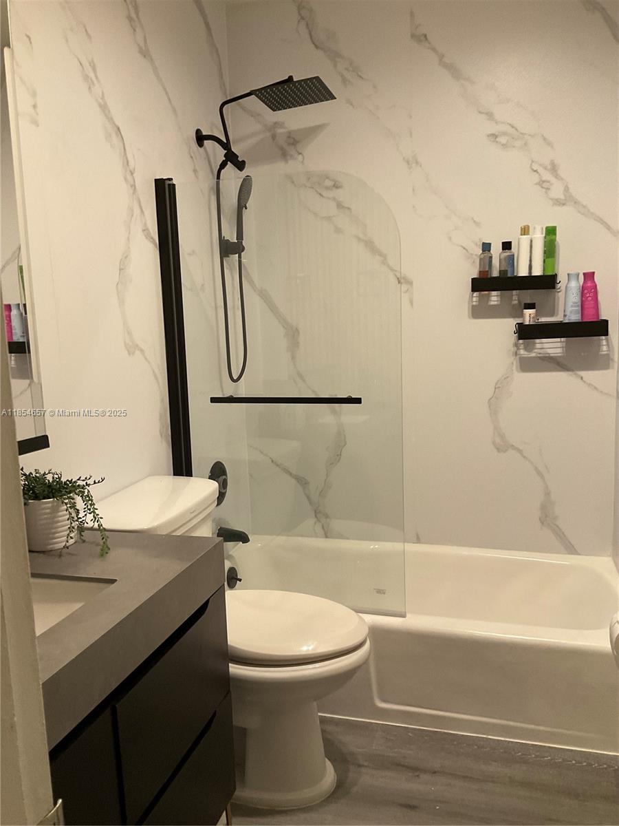 YORKDALES CARALLTON ISLE - Residential