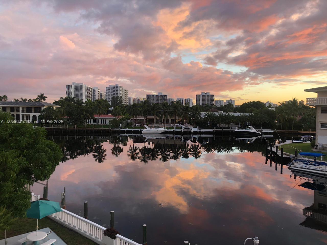 YORKDALES CARALLTON ISLE - Residential