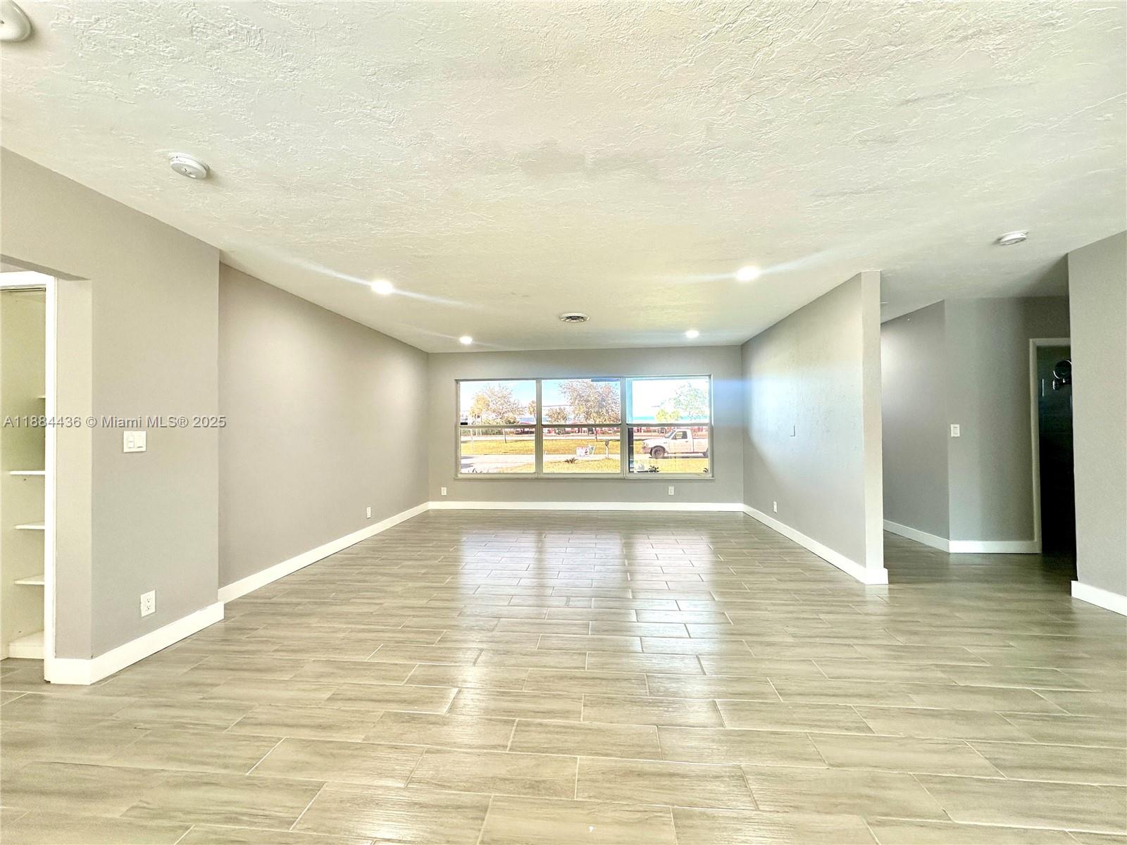 Pine Crest Amd 7-13 B - Residential