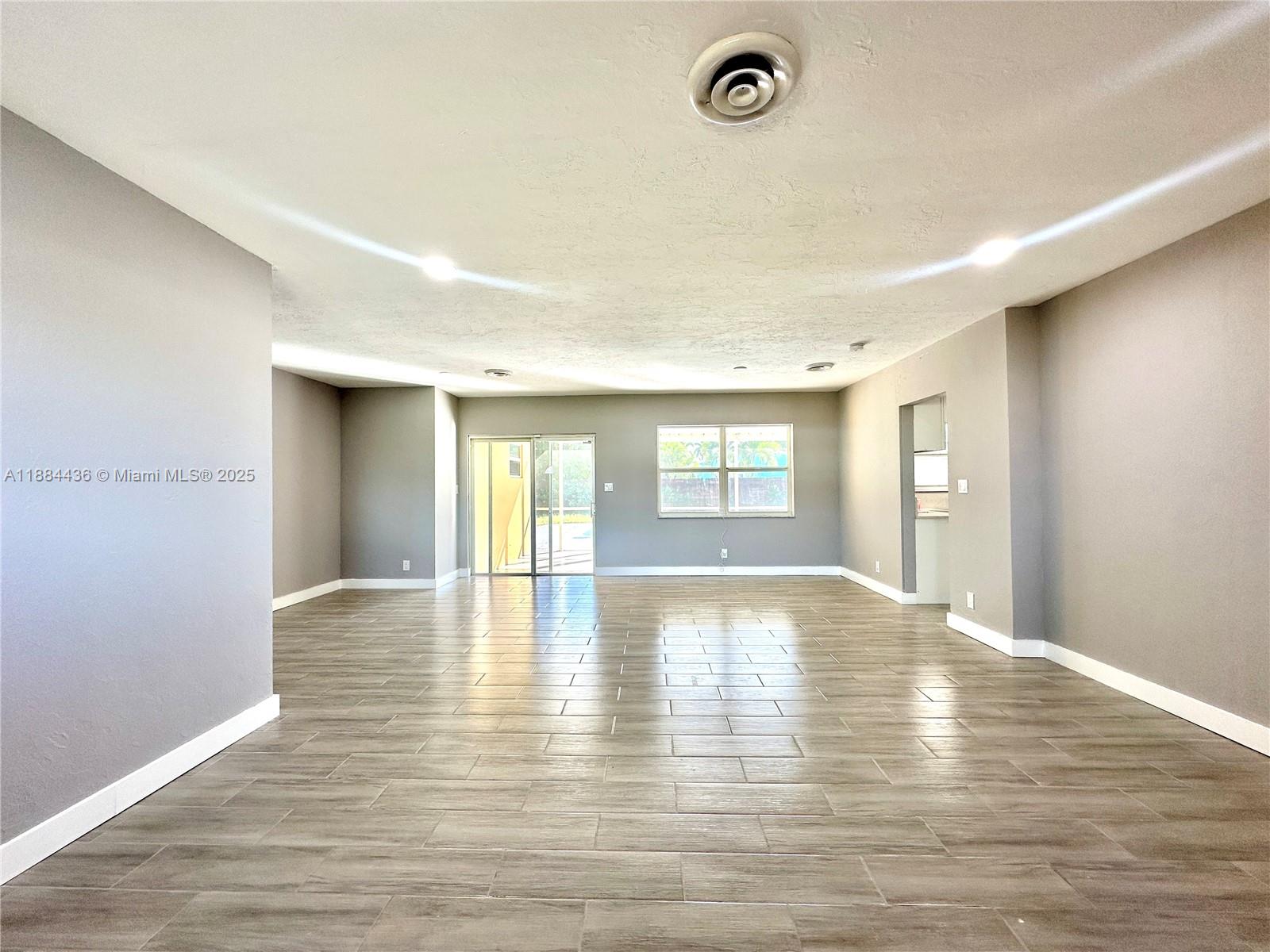 Pine Crest Amd 7-13 B - Residential