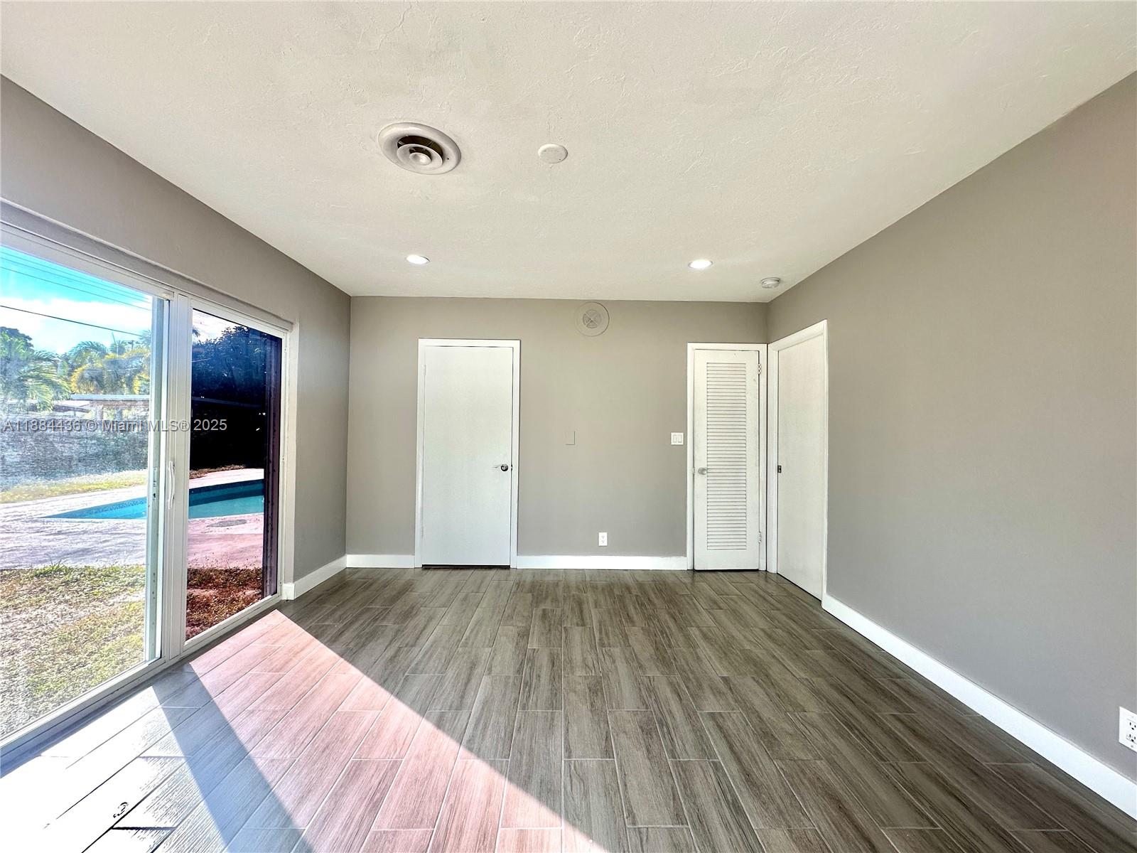 Pine Crest Amd 7-13 B - Residential