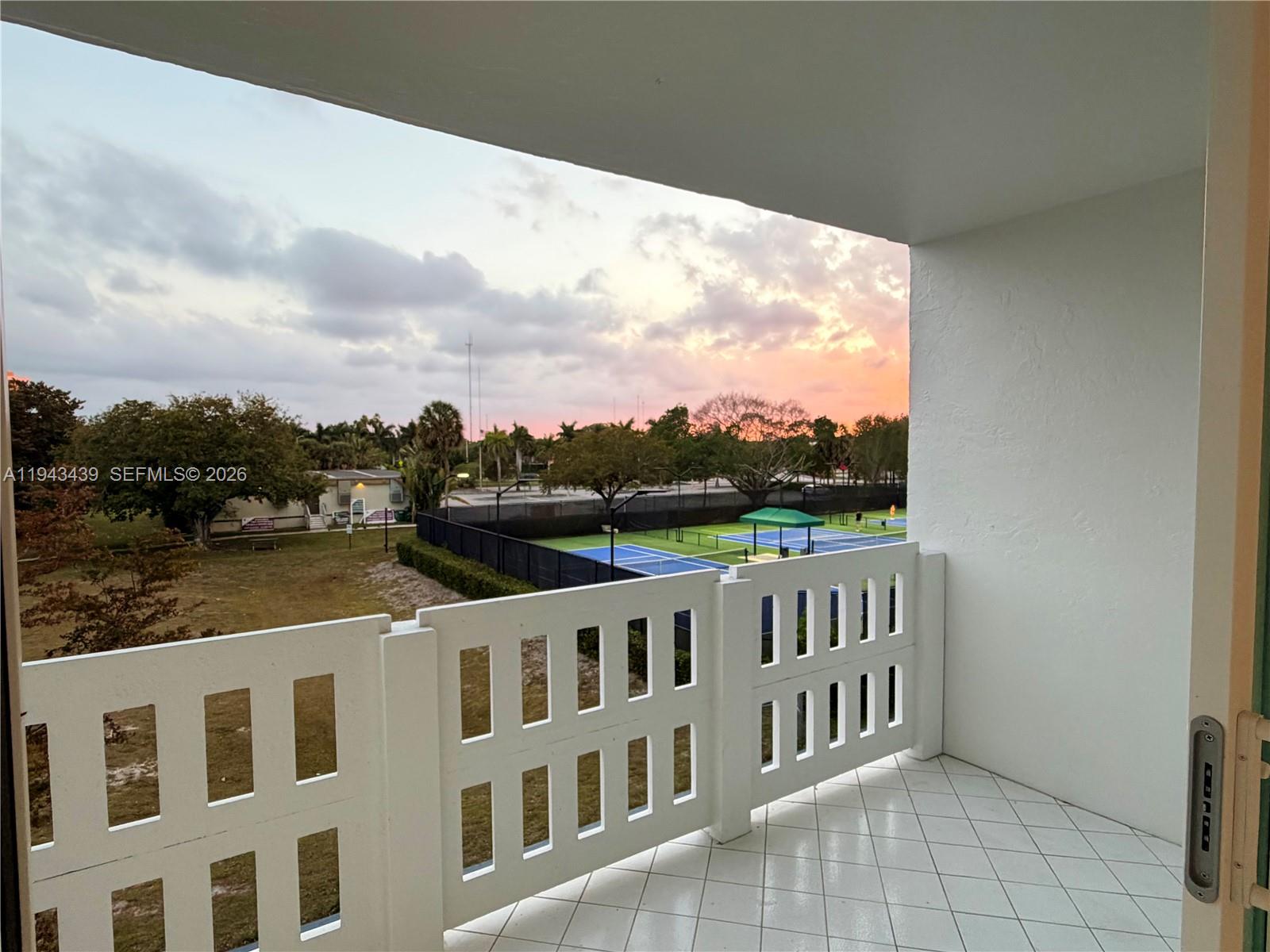 HILLCREST EAST NO 20 COND - Residential