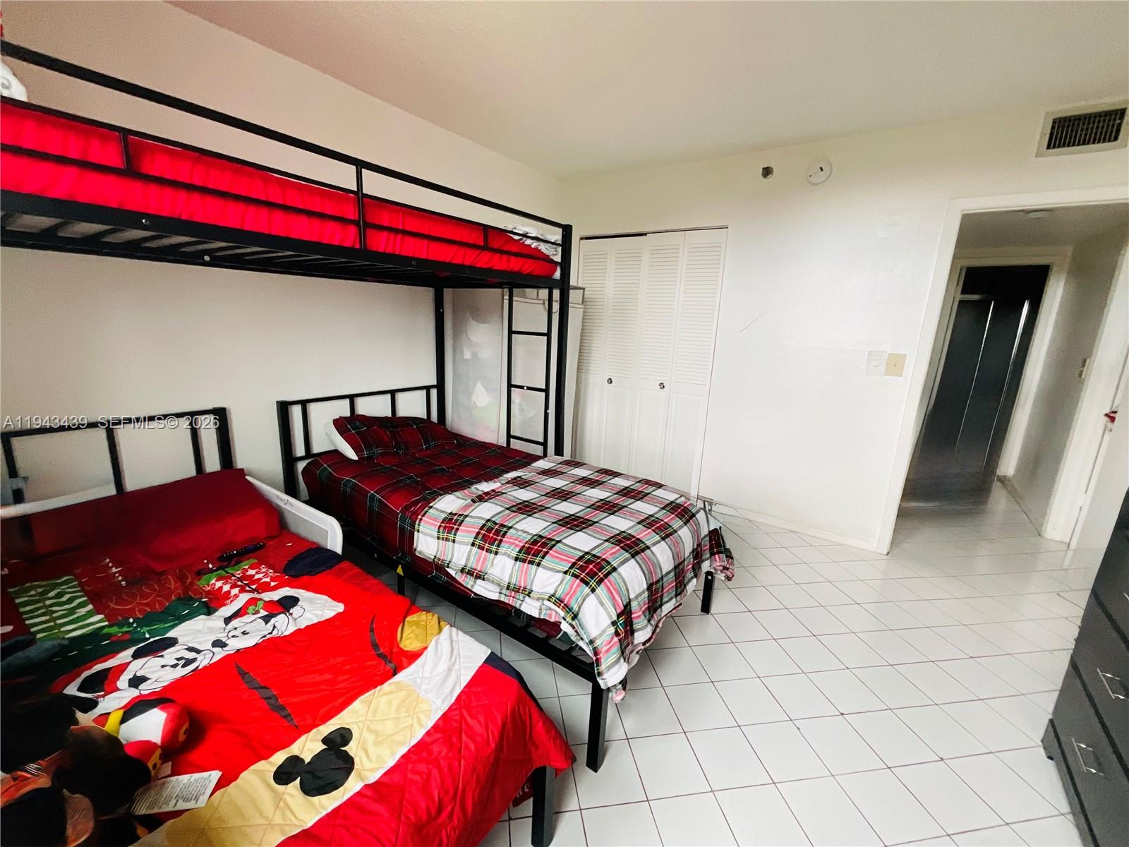 HILLCREST EAST NO 20 COND - Residential