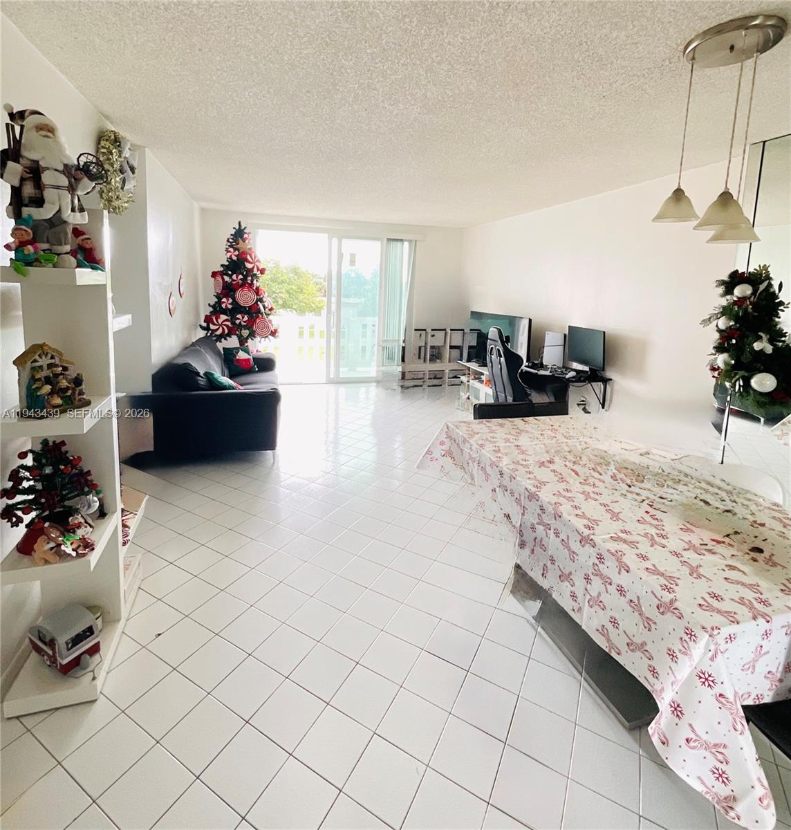 HILLCREST EAST NO 20 COND - Residential