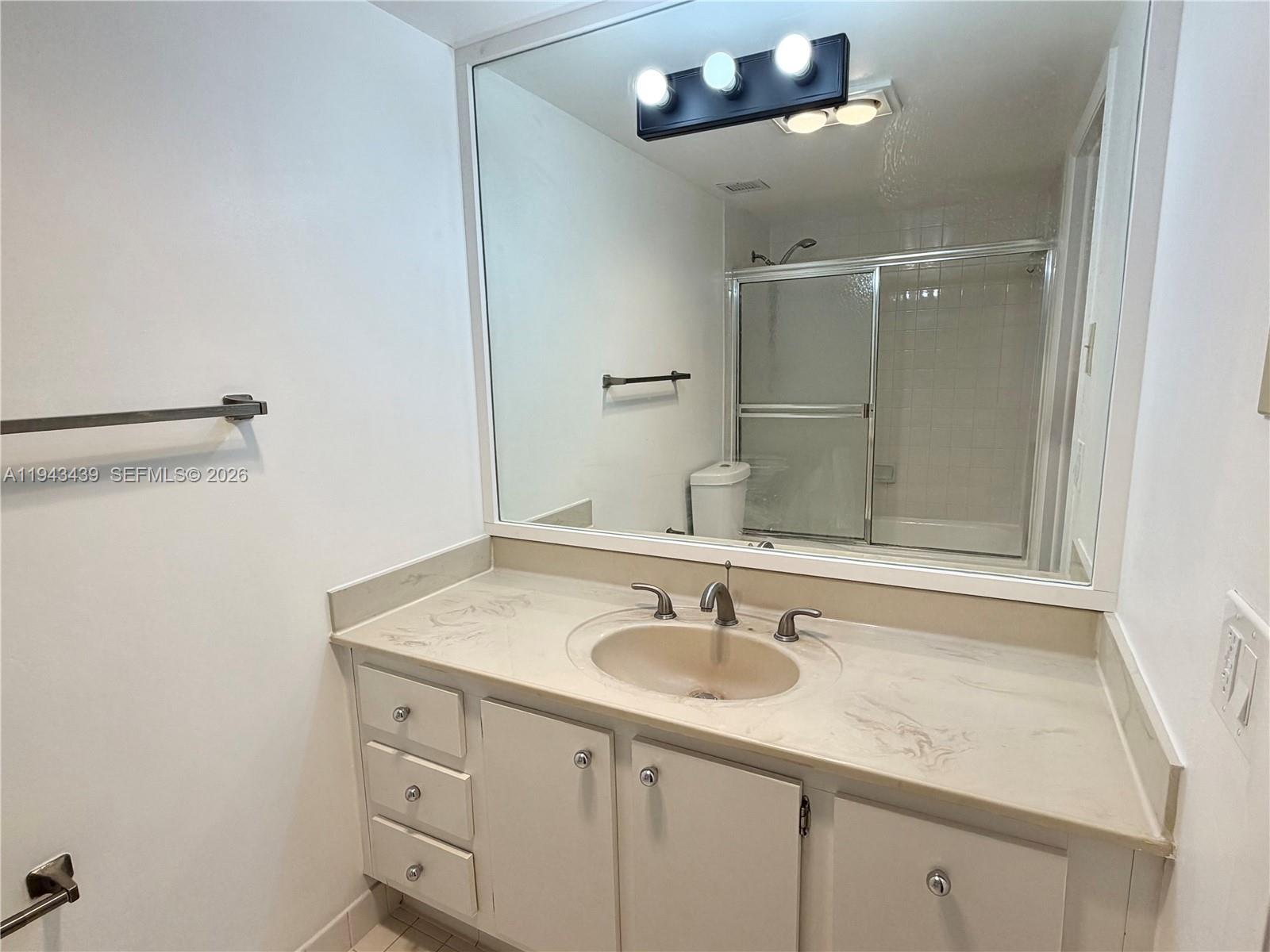 HILLCREST EAST NO 20 COND - Residential