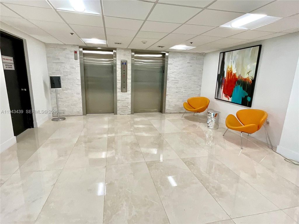 Photo of 919 Hillcrest Dr #304, Hollywood, FL 33021 (MLS # A11943439)