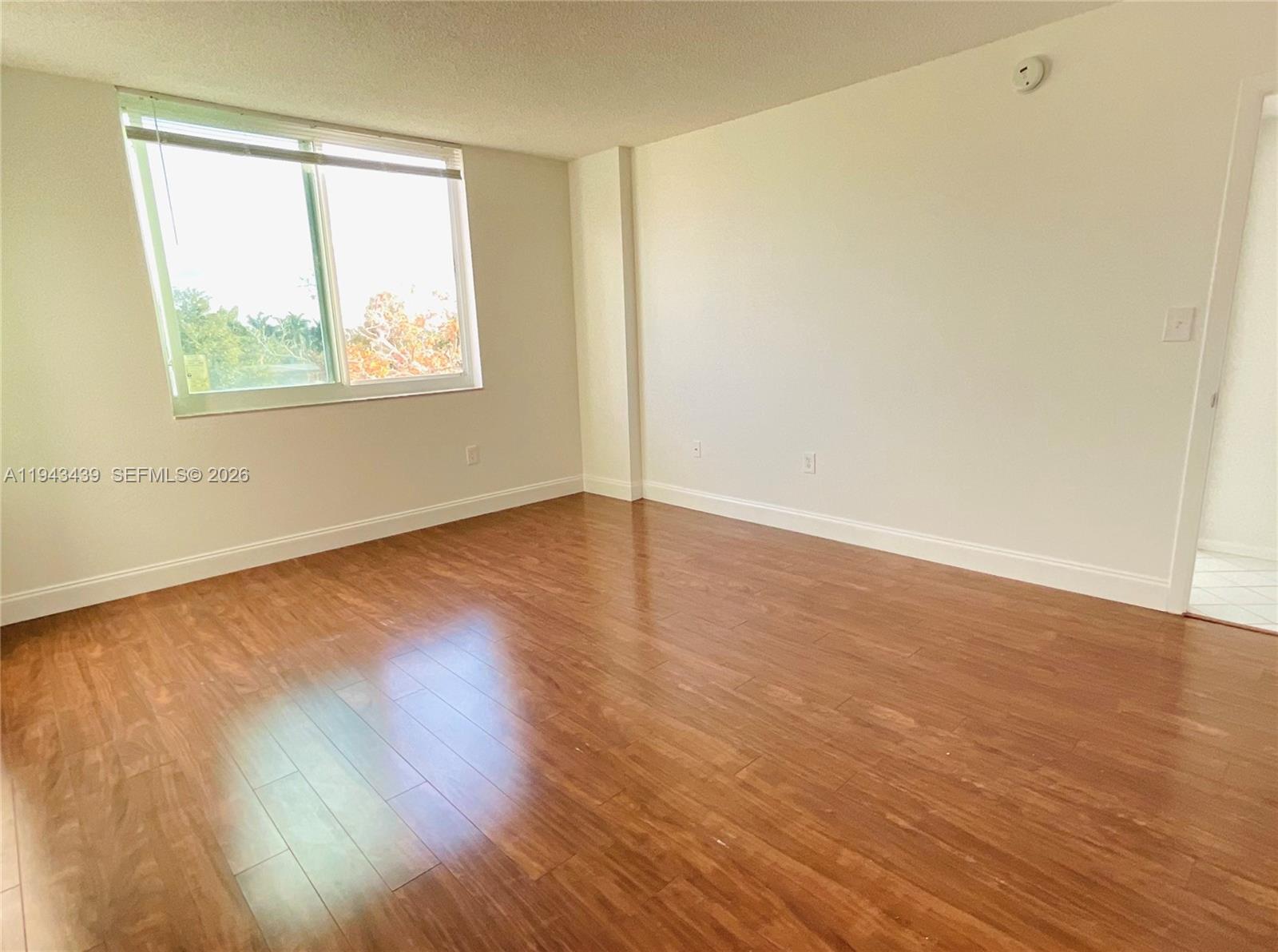 HILLCREST EAST NO 20 COND - Residential