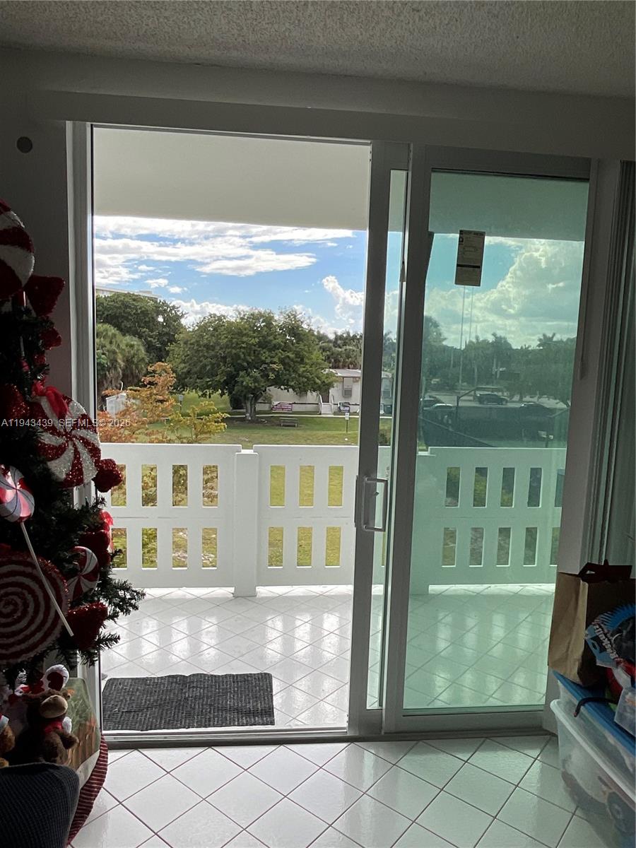 HILLCREST EAST NO 20 COND - Residential