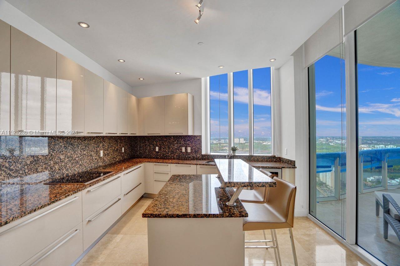 TDR TOWER III CONDO - Residential