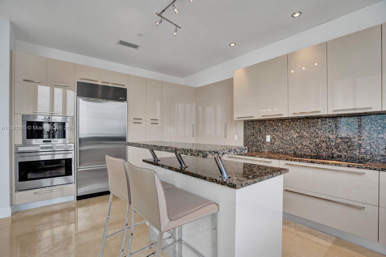 TDR TOWER III CONDO - Residential