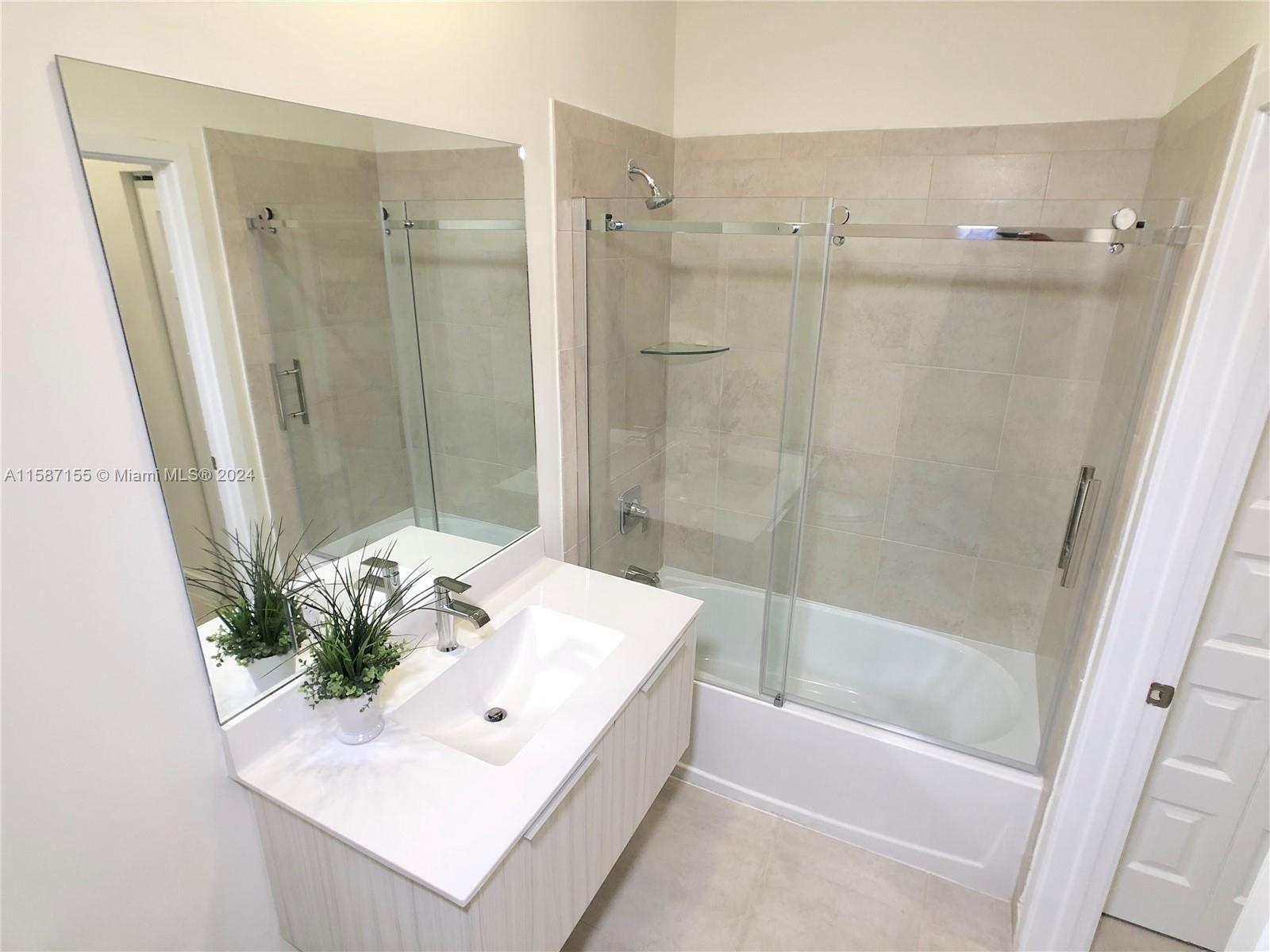 APEX AT PARK CENTRAL COND - Residential Lease