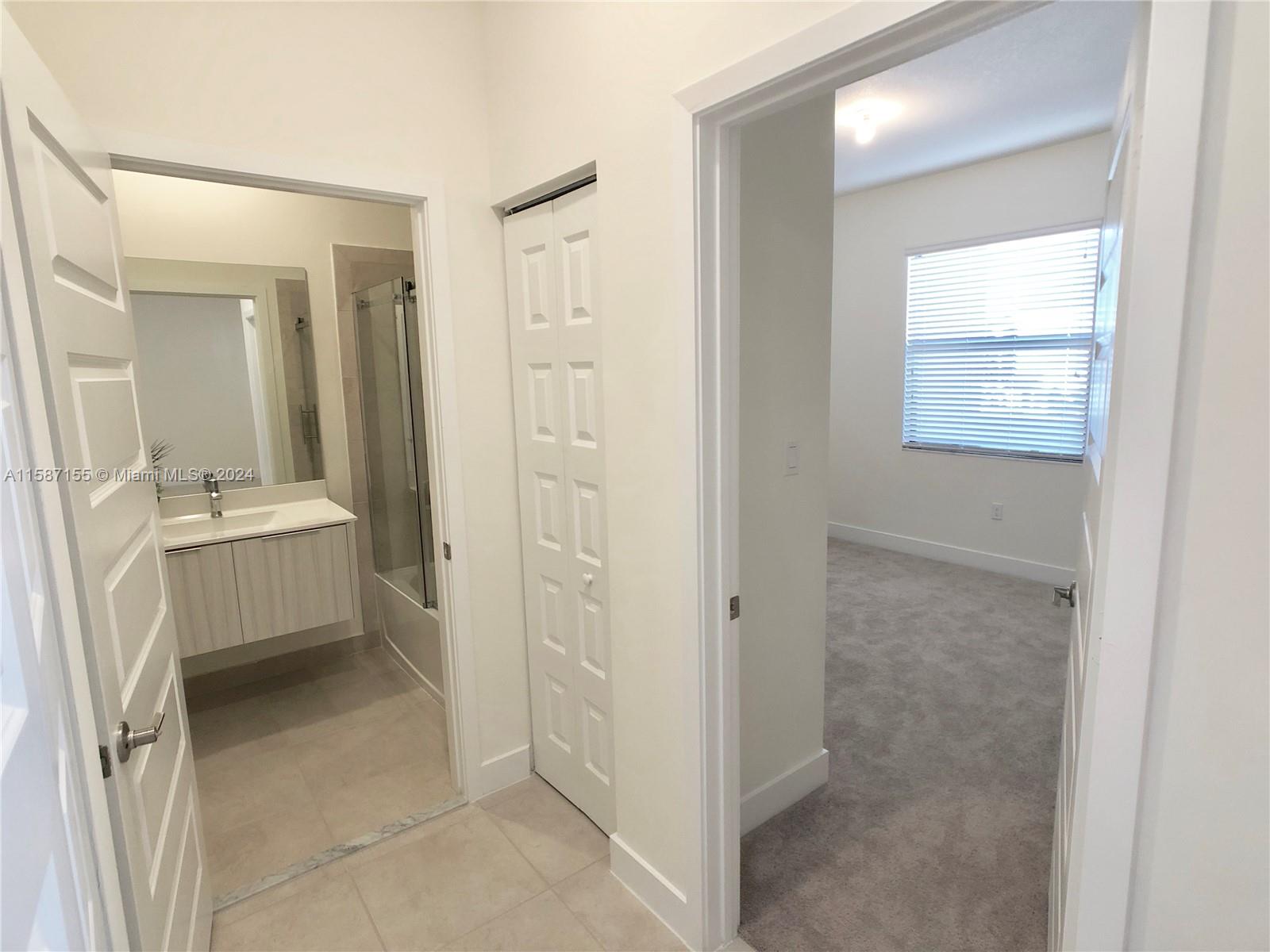 APEX AT PARK CENTRAL COND - Residential Lease