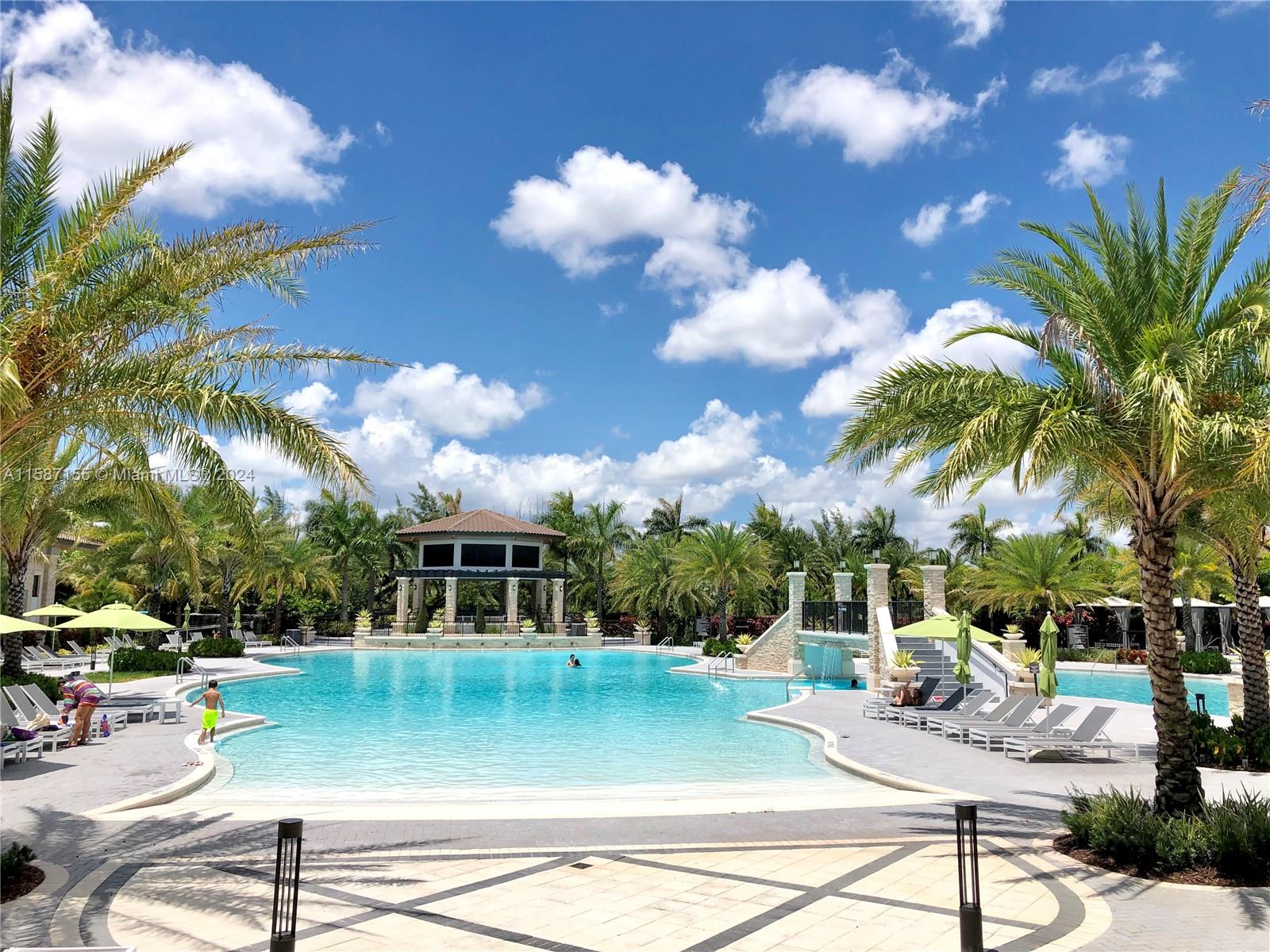 APEX AT PARK CENTRAL COND - Residential Lease