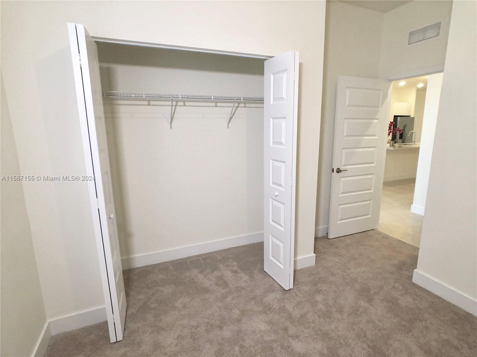 APEX AT PARK CENTRAL COND - Residential Lease