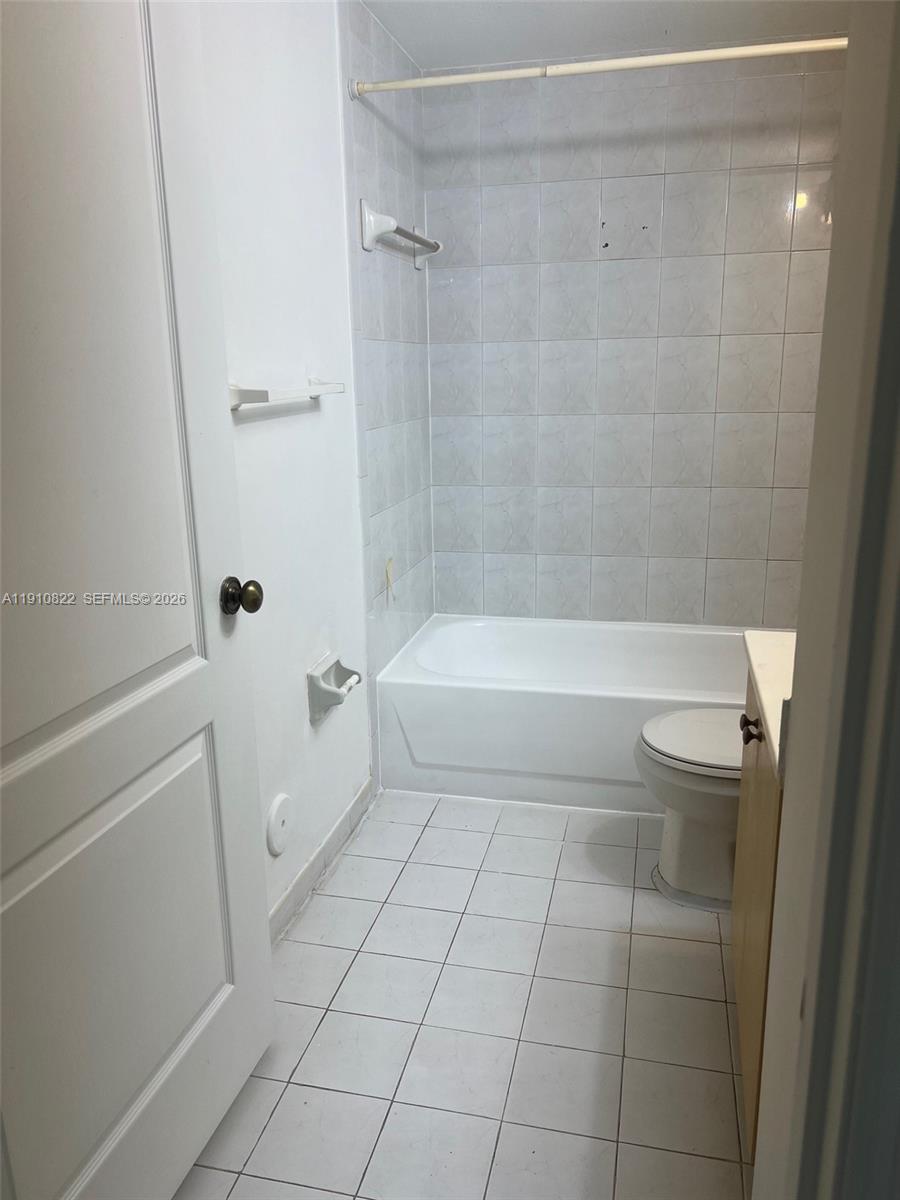 THE SHAMROCK CONDO - Residential