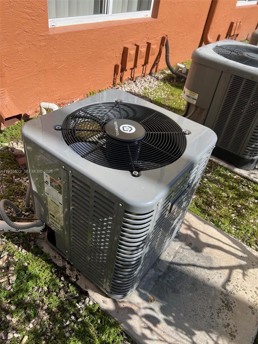 THE SHAMROCK CONDO - Residential