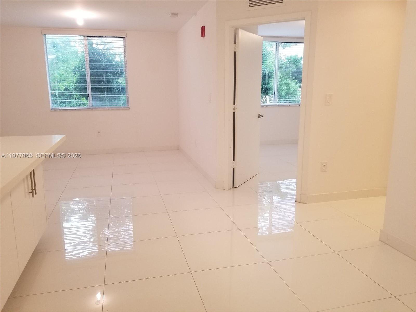 WEITZER AVENTURA PLACE CO - Residential Lease