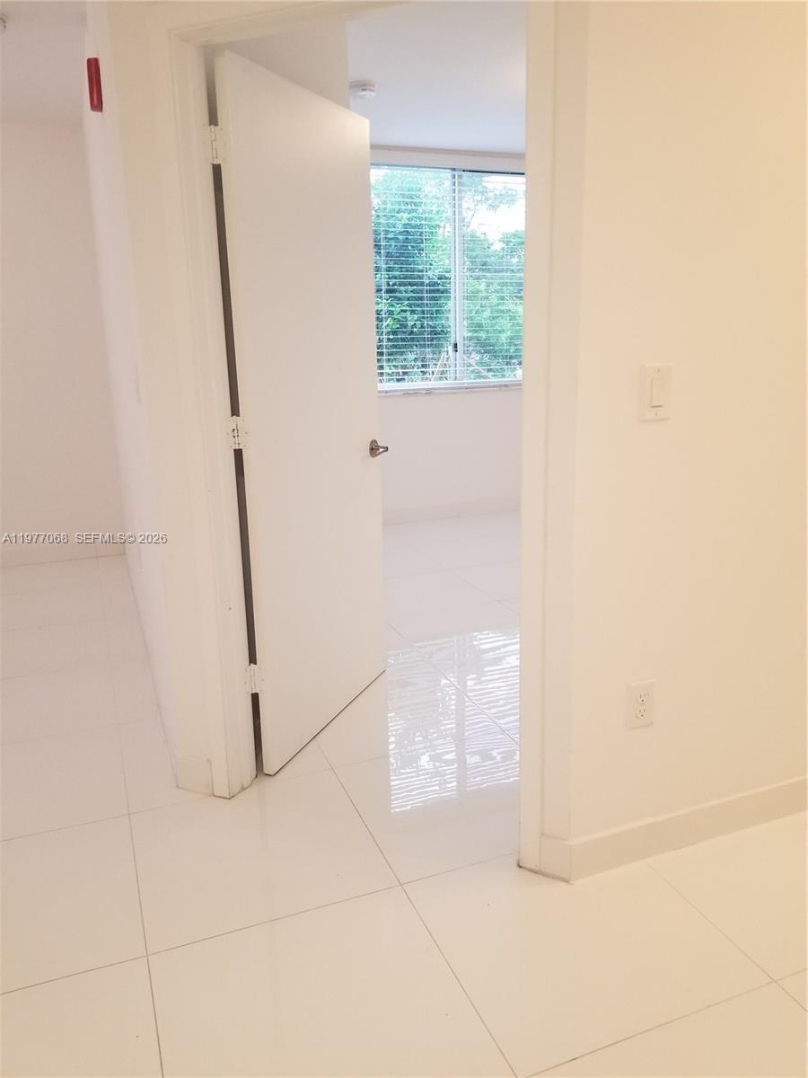 WEITZER AVENTURA PLACE CO - Residential Lease