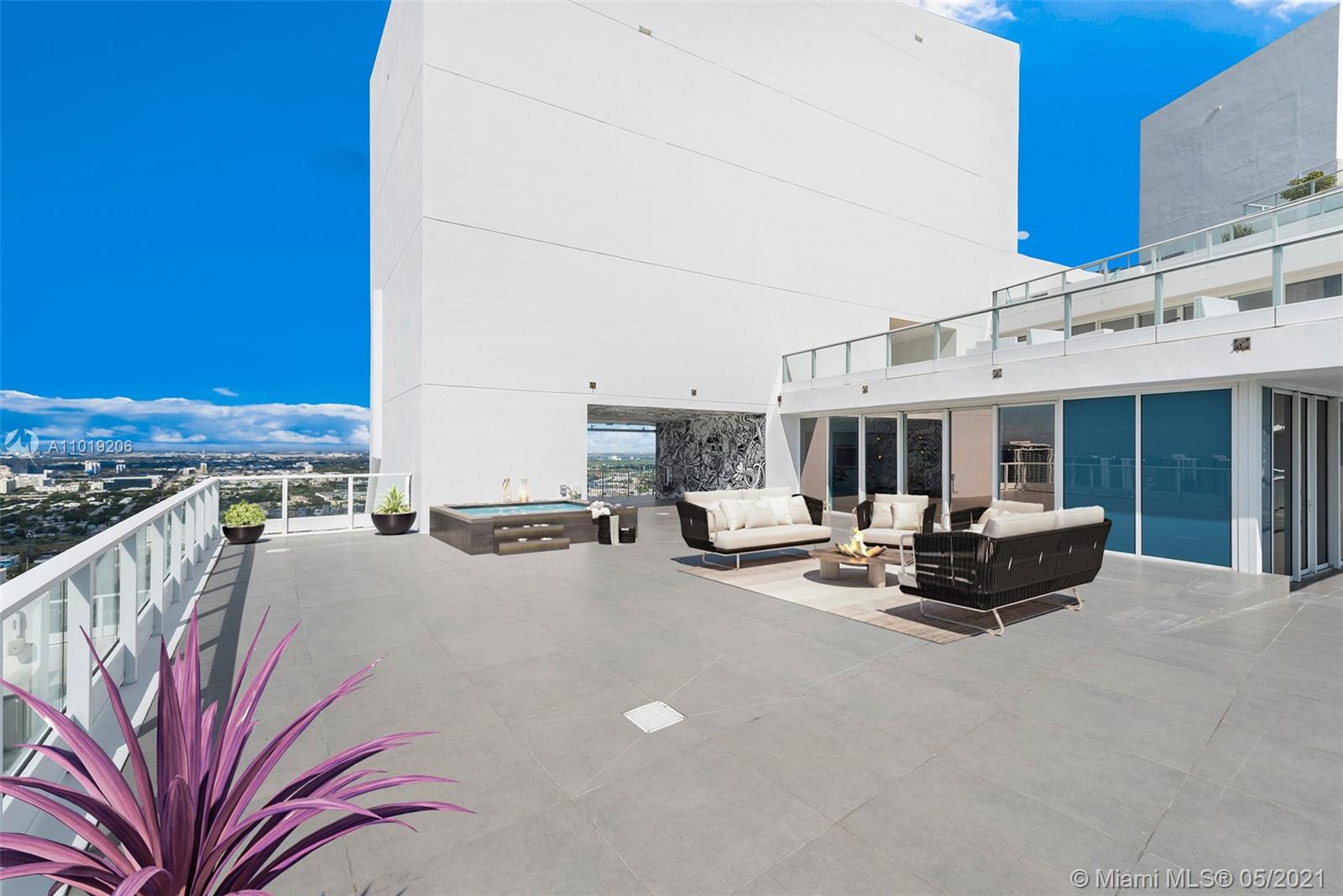 PARAMOUNT BAY CONDO - Residential