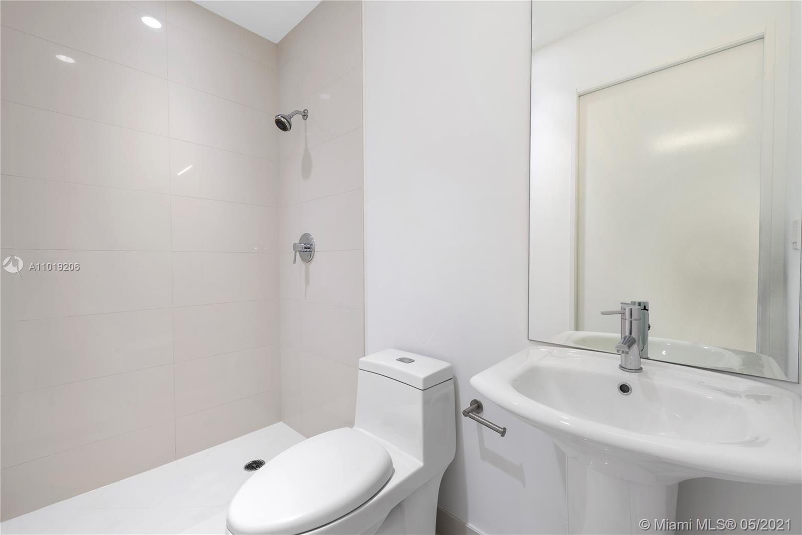 PARAMOUNT BAY CONDO - Residential