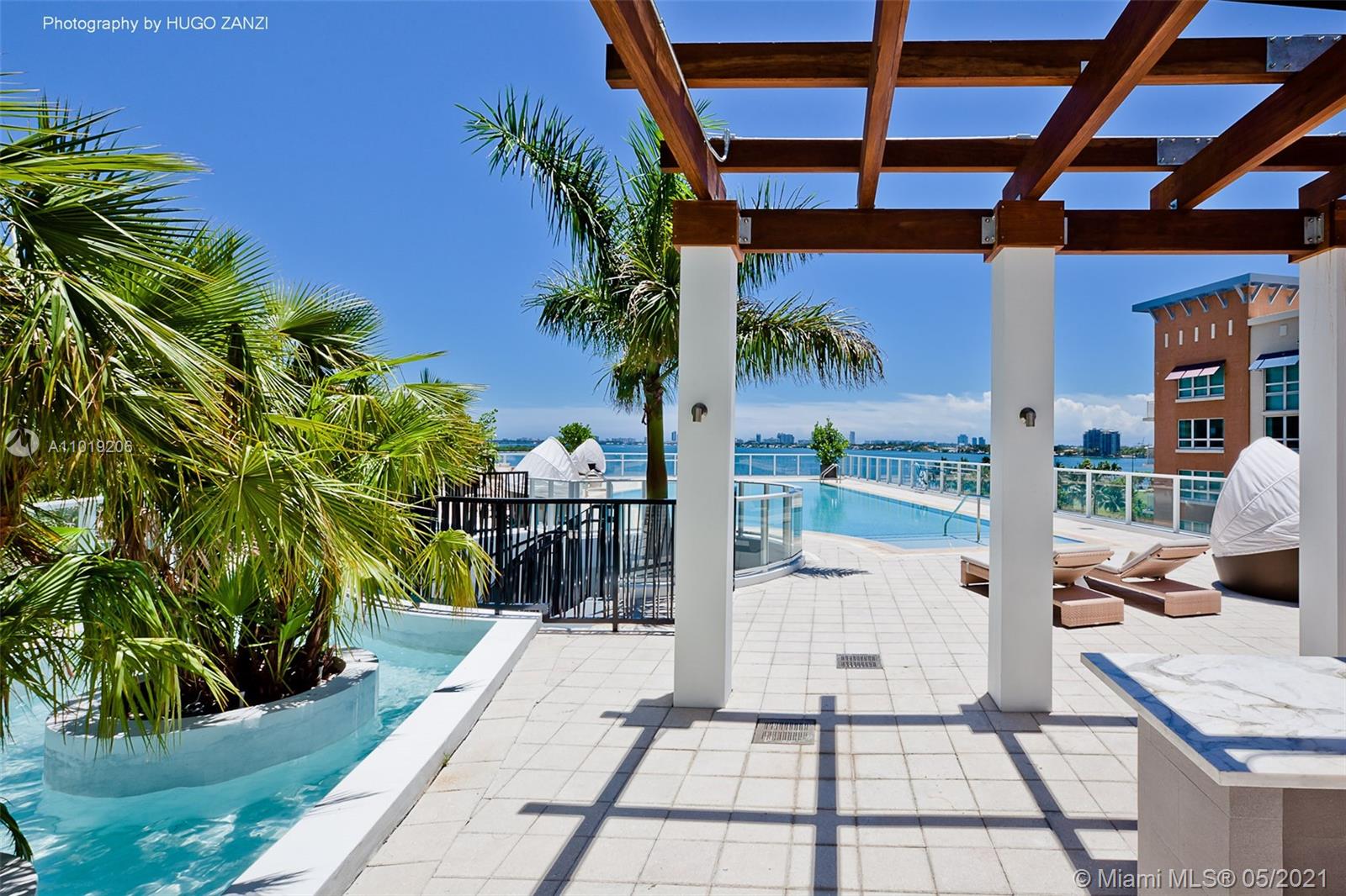 PARAMOUNT BAY CONDO - Residential