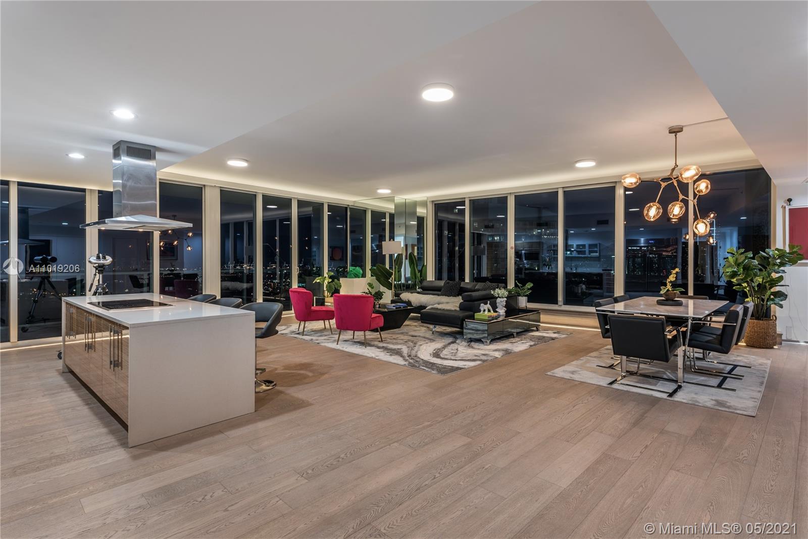 PARAMOUNT BAY CONDO - Residential