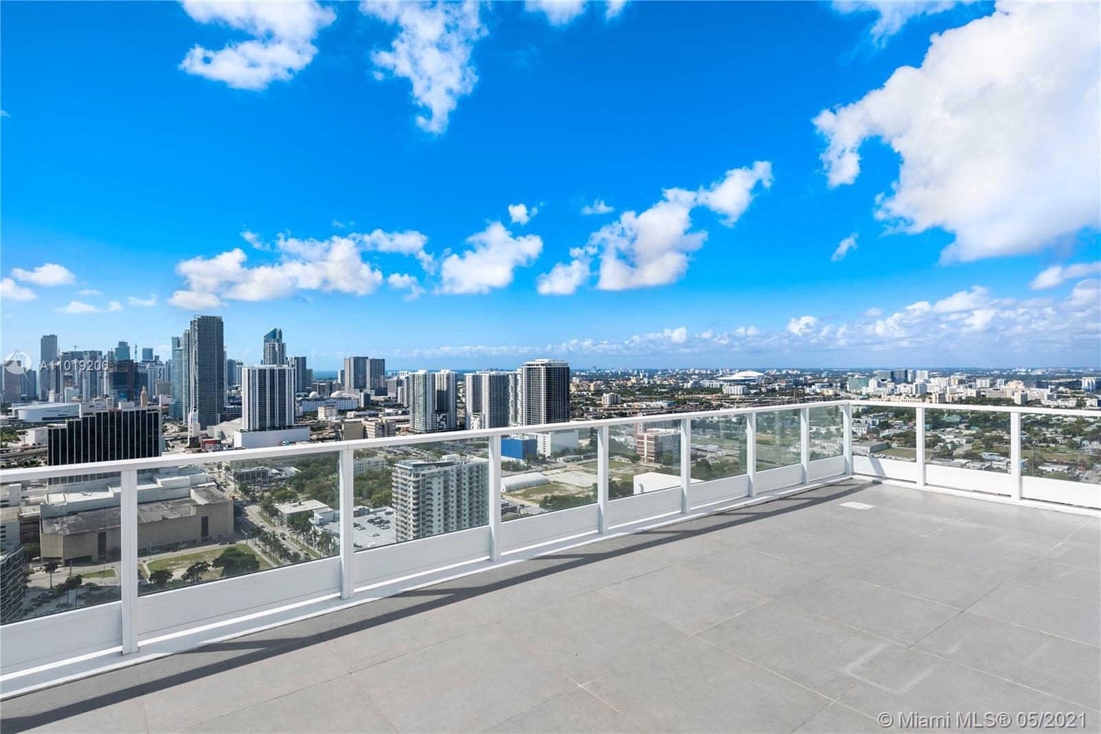 PARAMOUNT BAY CONDO - Residential